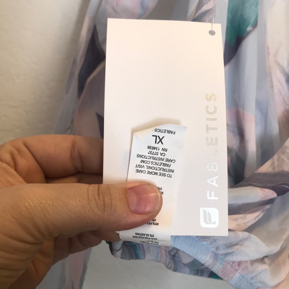 Fabletics top size XL - Picture 3 of 3